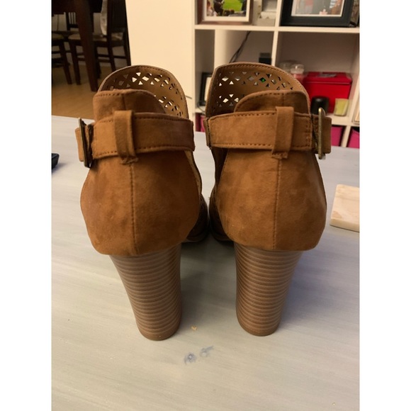 Never Worn Brown Heels! - Picture 5 of 6